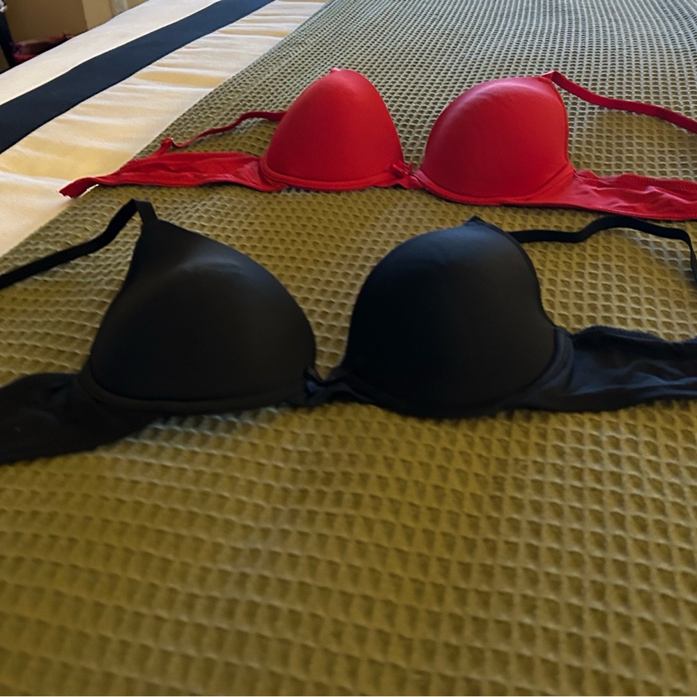 Elegant Black and Red Bras  36B